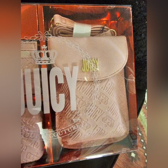 Juicy Couture Cellie 3 Piece Set: Pink Wallet, Cell Phone Bag, Card Case New - Picture 4 of 7